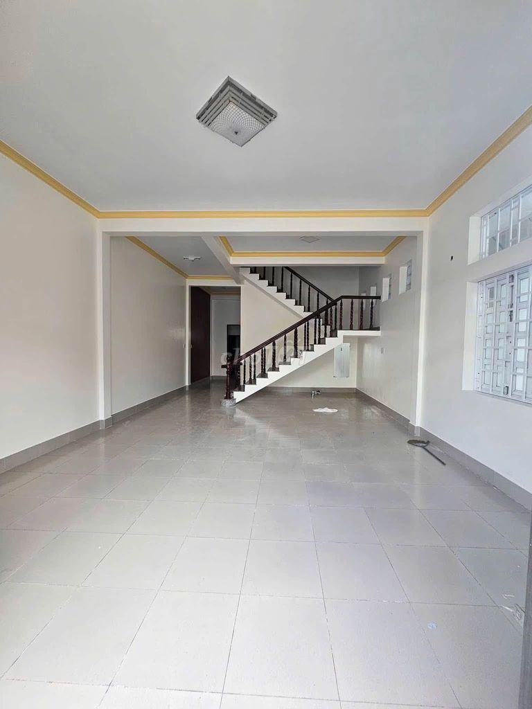 Đinh Công Tráng cash houses rent 20 million a month.