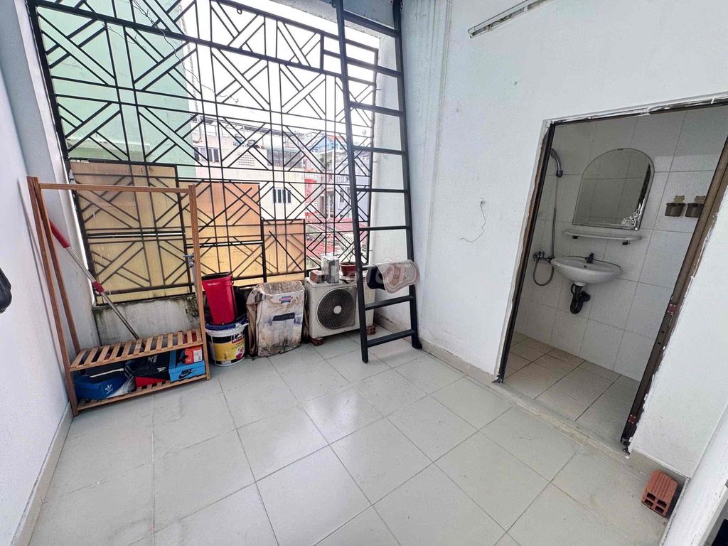 Rent Bạch Đằng, Bình Thạnh - 1 MM 2 floor, 3 bedrooms, 3 machines