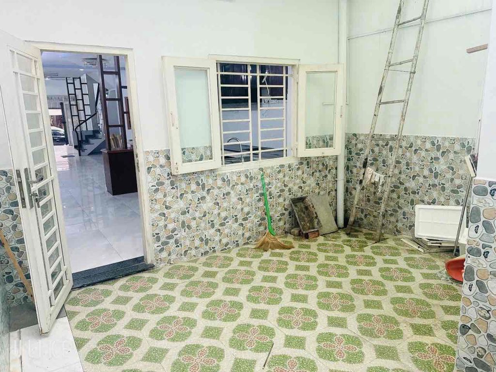 (13 million) Rent two floors - 88 m2 - front of Phước Bình street