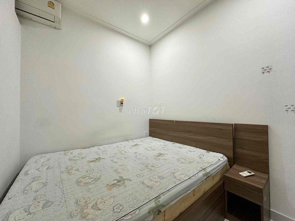 Two bedrooms. Two Tân Bình toilets.