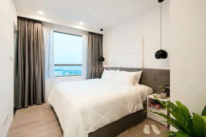 The View Riviera Point rents two bedrooms, two toilets, 92 meters of nice furniture, in and out.