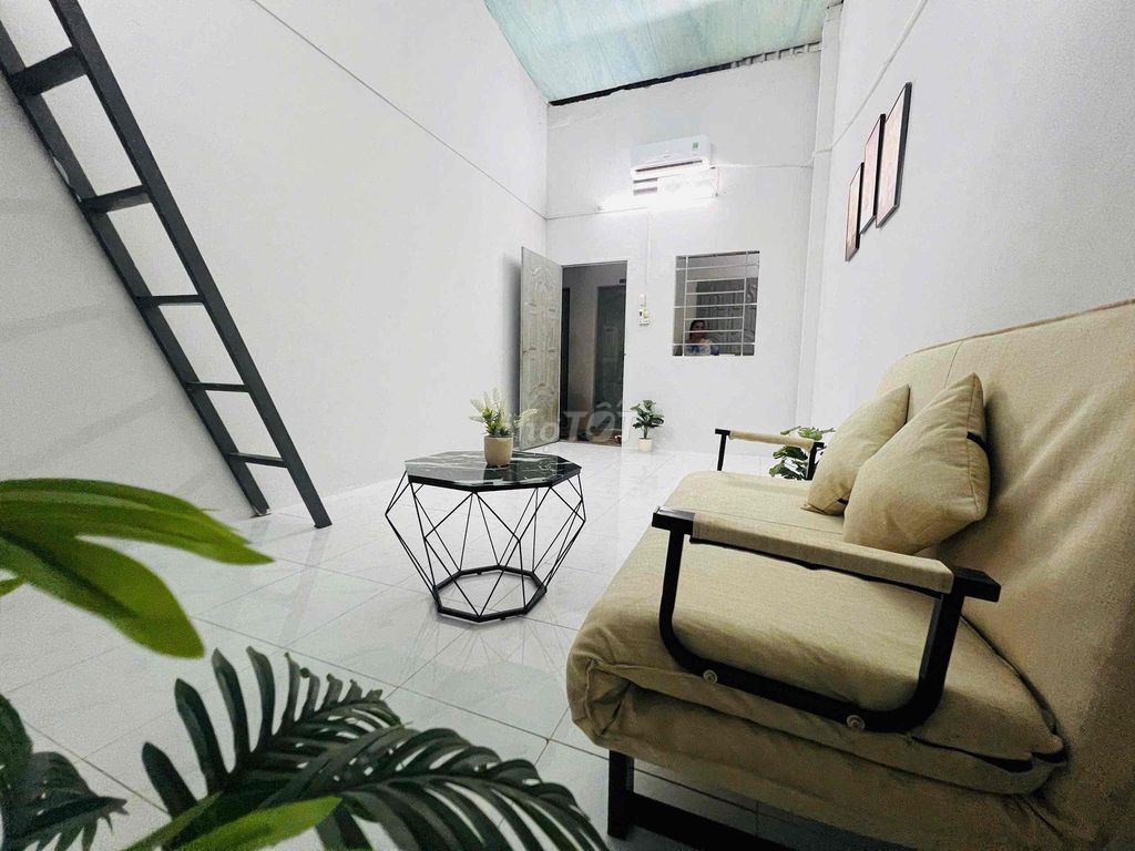 Rent the Price Room right into Celadon's Area, University of Industrials.