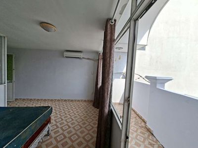 Rent a room with a cool balcony