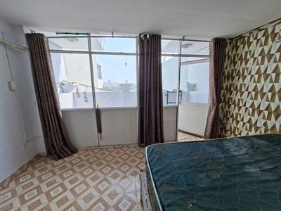 Rent a room with a cool balcony