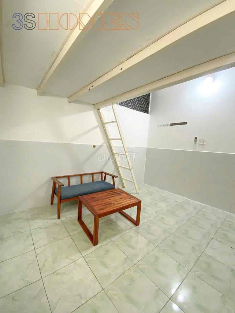 mini apartment has an elevator guard in the front of Tân Bình vhu and halt