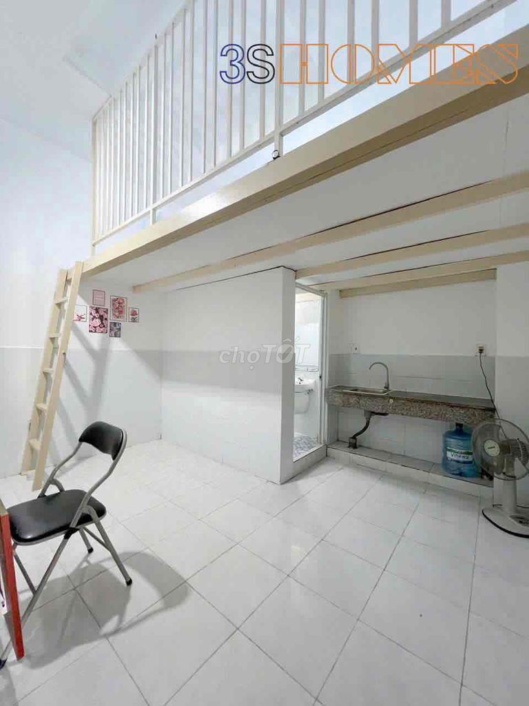 mini apartment has an elevator guard in the front of Tân Bình vhu and halt