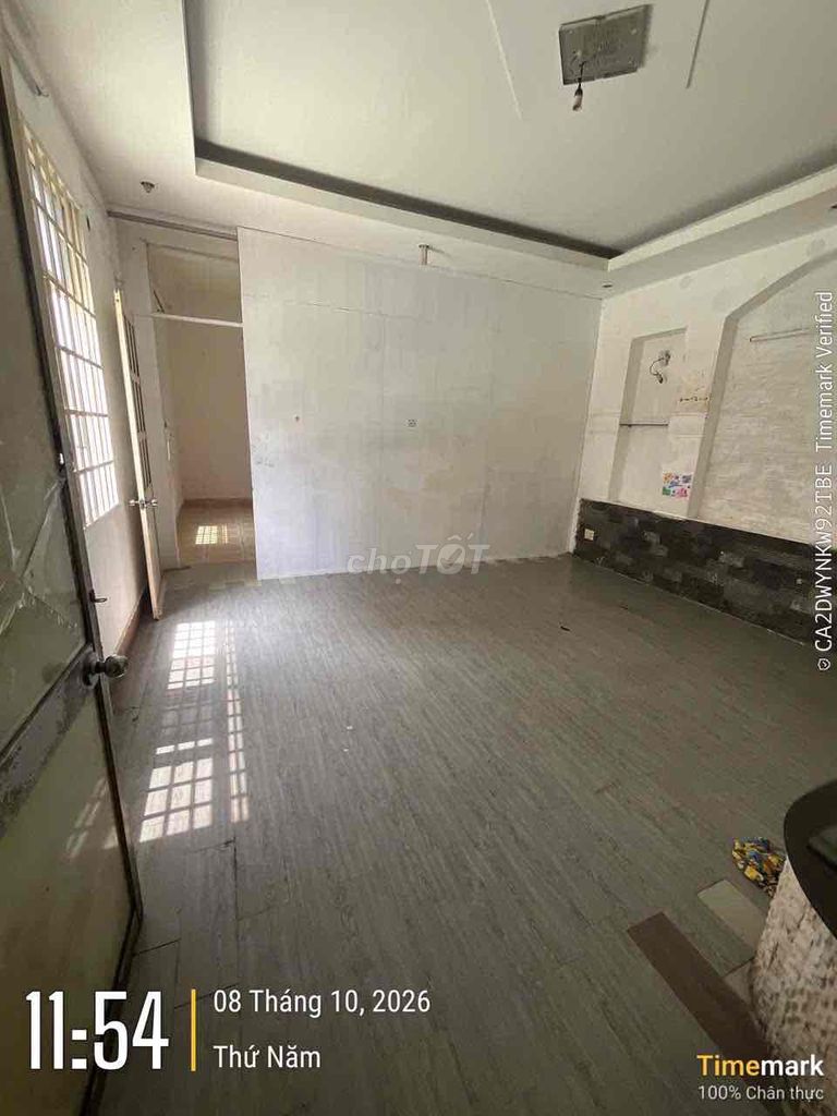 It's the owner who's renting houses to do apartment 5 x31 Lotter Mark District 7 at 45 million 8 bedrooms 1 mb