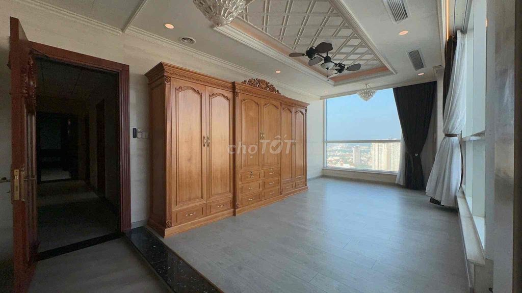 3500 m2 Thảo Điền pearl pen house A movie gallery a warehouse i