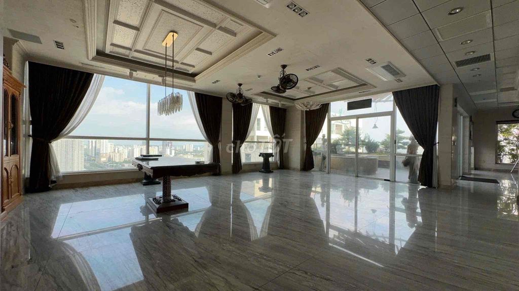 3500 m2 Thảo Điền pearl pen house A movie gallery a warehouse i
