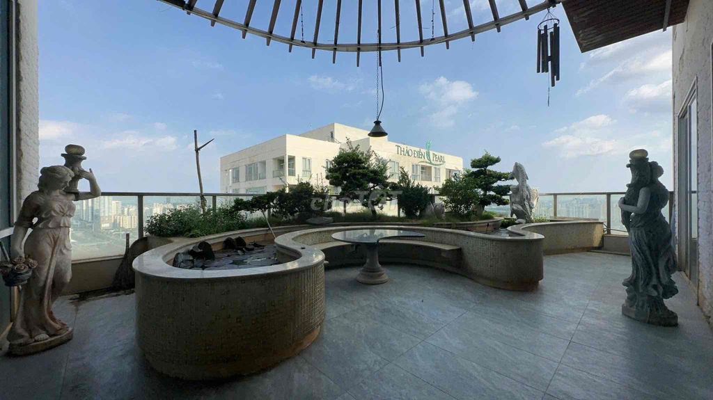 3500 m2 Thảo Điền pearl pen house A movie gallery a warehouse i