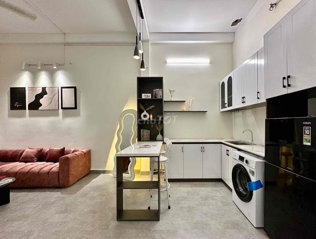 The apartment is a 60-foot-two-talpered bedroom, full-on interior of District 1014 million399.