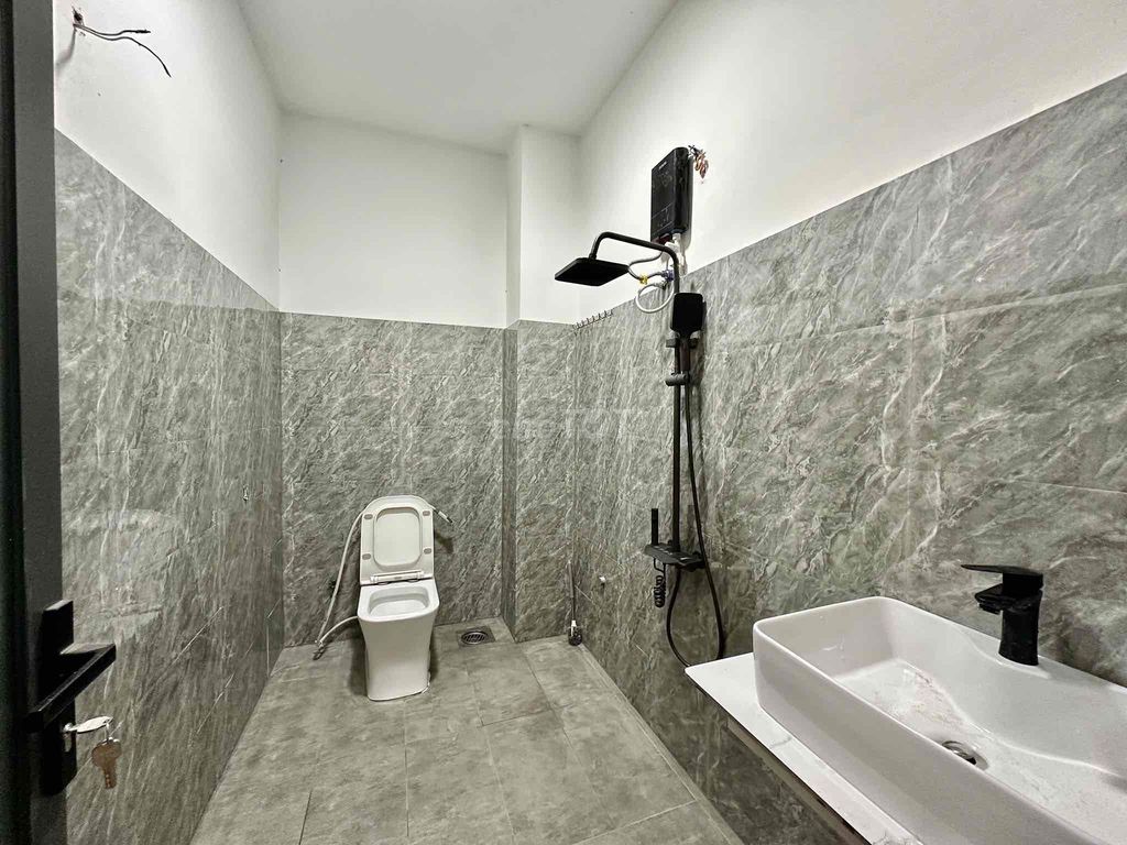 The apartment is a 60-foot-two-talpered bedroom, full-on interior of District 1014 million399.