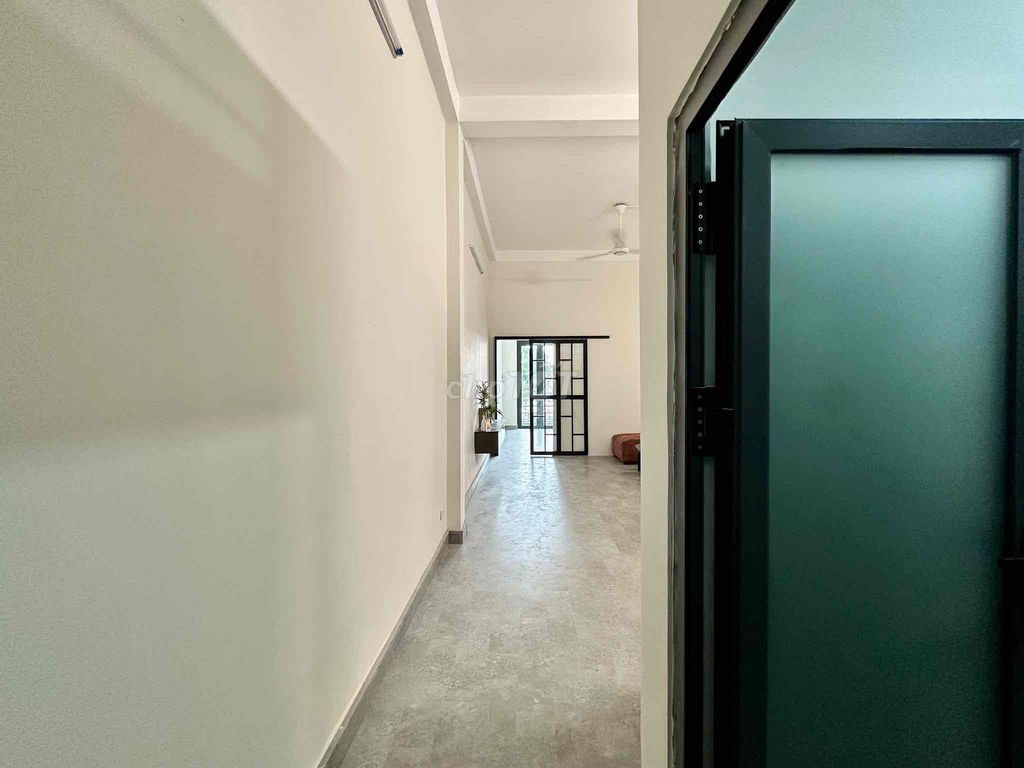The apartment is a 60-foot-two-talpered bedroom, full-on interior of District 1014 million399.