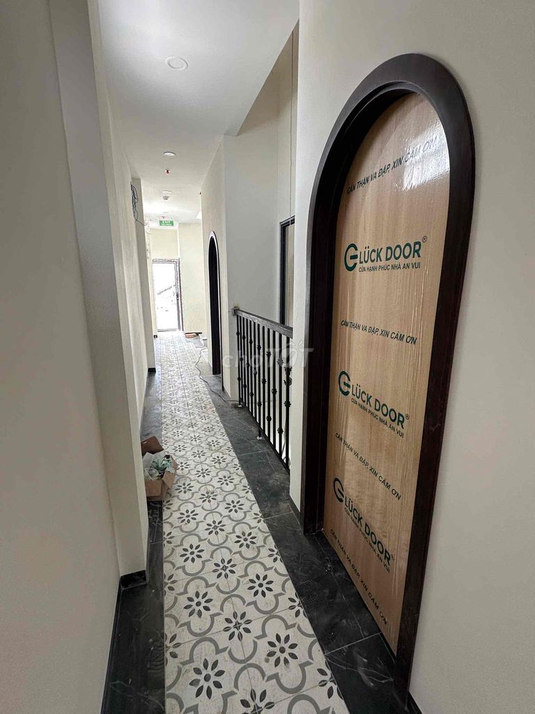 It's the owner who hired the House of the 7 21 parking alley house. 1 mb. 1 .23 toilets.