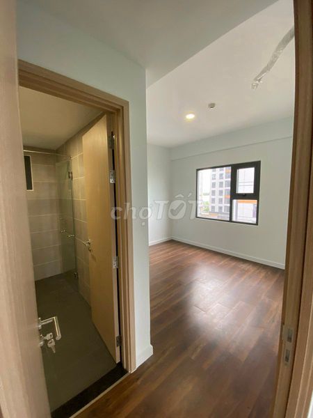 Rent a three-room Lovera Vista.6 million a month.