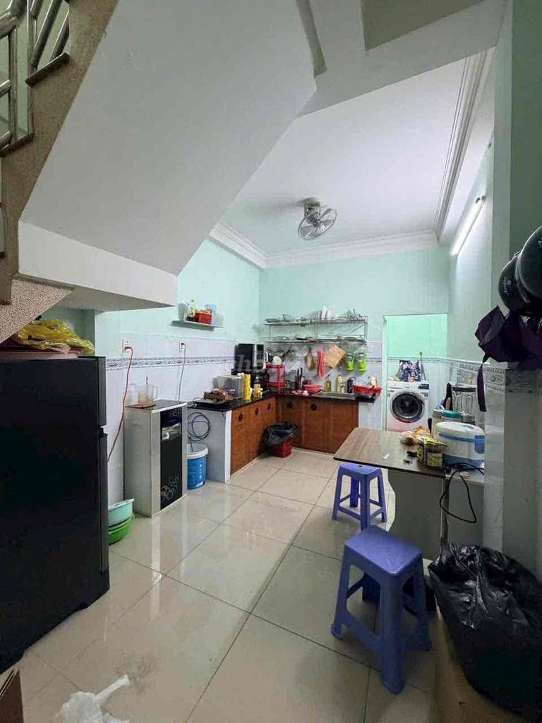 Ngô Thời Nhiệm bedrooms near the high school of sass win a row.