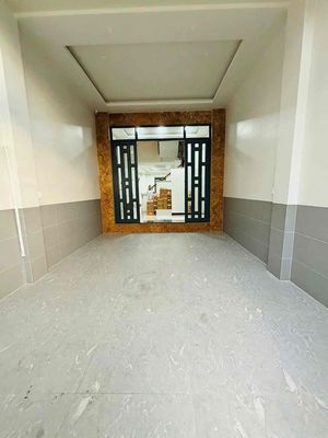 Next to 1 st 2th floor 1 st 5 bedroom 6 toilets do vpty+ teaching + spa+ In