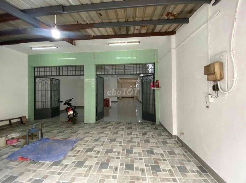 21 million x 25 meters a nice watch the entire time 8 m Bình Long rented warehouse 3 fa