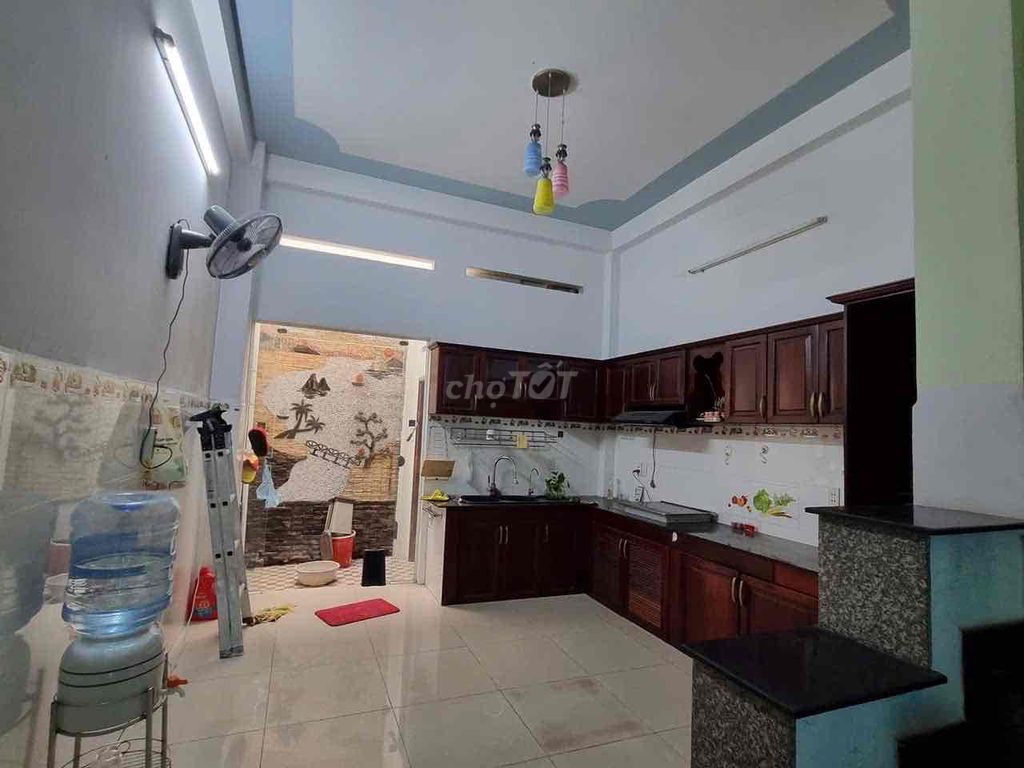 Area: 4 x16, 2 floors at 12 million