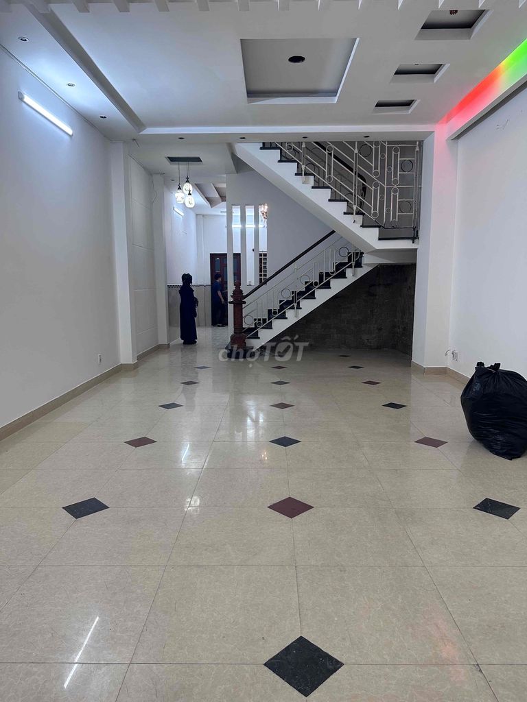 Rent a new house, repaint số 32 at Aeon Mall