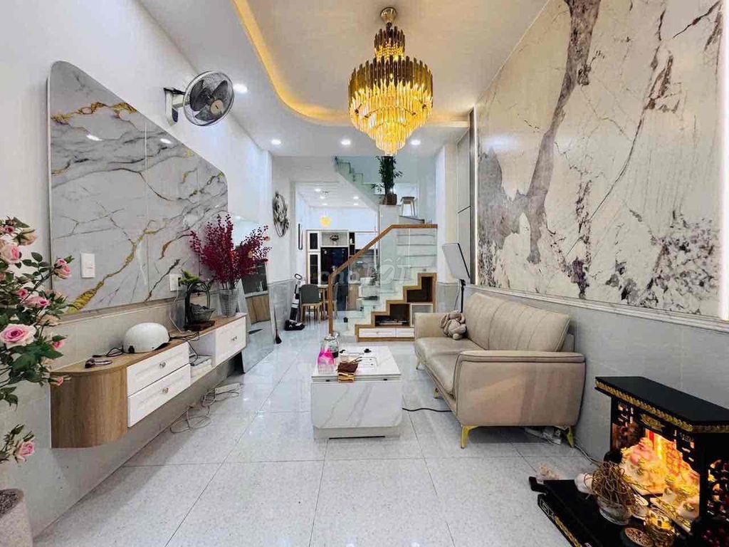Rent a full house. Two Quang Trung 770s.