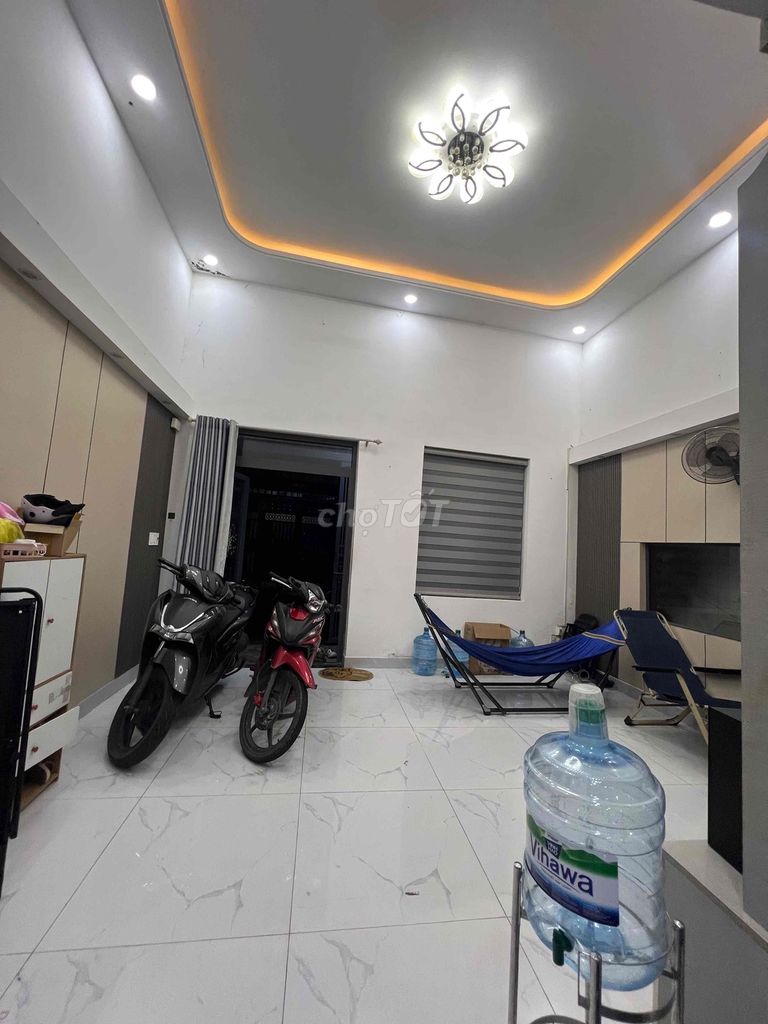 Rent Full House Six x12 One floor 3 bedroom 2 toilets 1/ Short Tnv