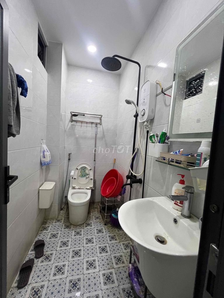 Rent Full House Six x12 One floor 3 bedroom 2 toilets 1/ Short Tnv