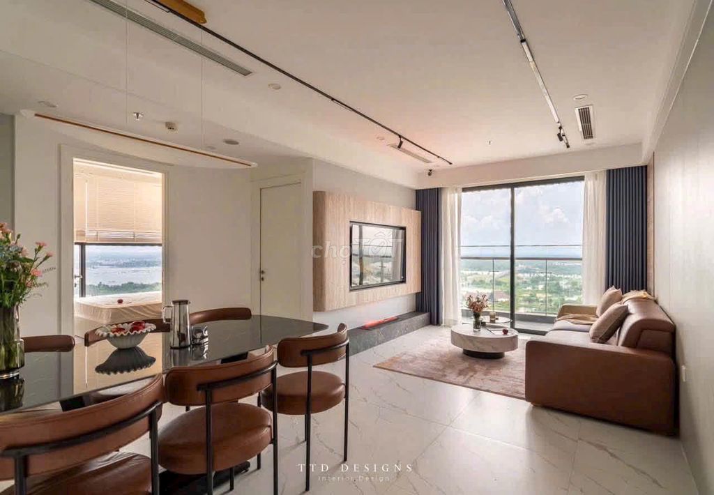 Nice house in the Hand-to-hand-- renting Vinhomes Grand Park with a reasonable price.
