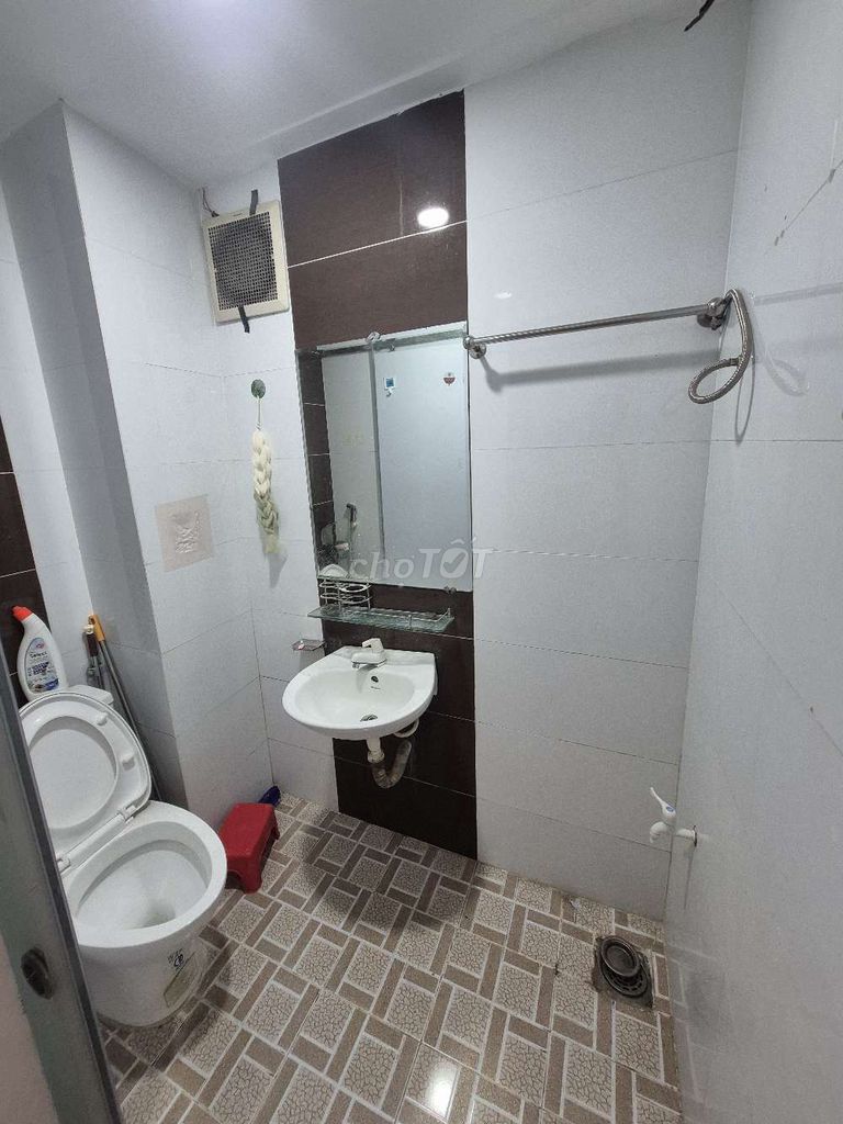 Rent 8 x10 meters a floor 3 bedroom 2 downstairs floor floor Tây Thạnh