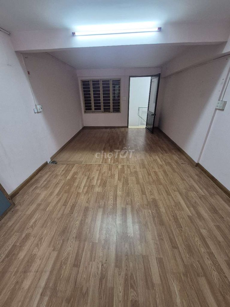 Rent 8 x10 meters a floor 3 bedroom 2 downstairs floor floor Tây Thạnh