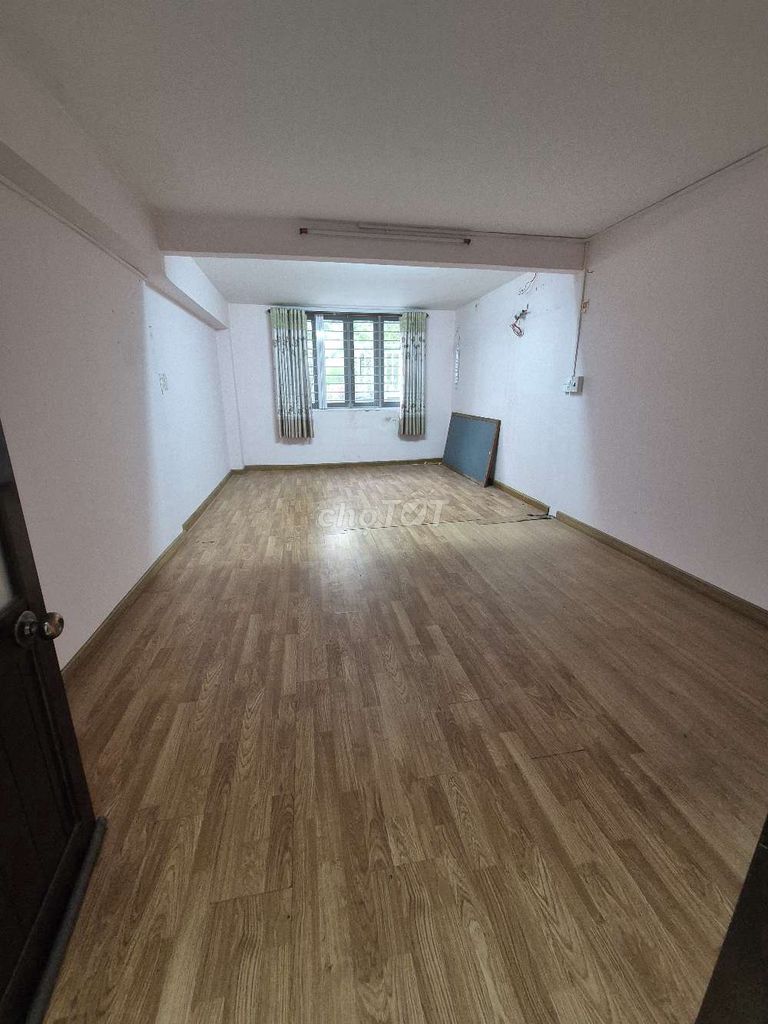 Rent 8 x10 meters a floor 3 bedroom 2 downstairs floor floor Tây Thạnh