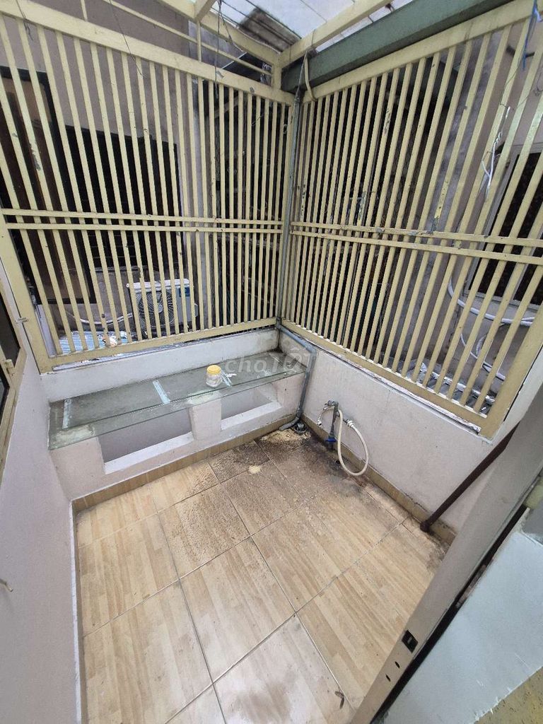 Rent 8 x10 meters a floor 3 bedroom 2 downstairs floor floor Tây Thạnh