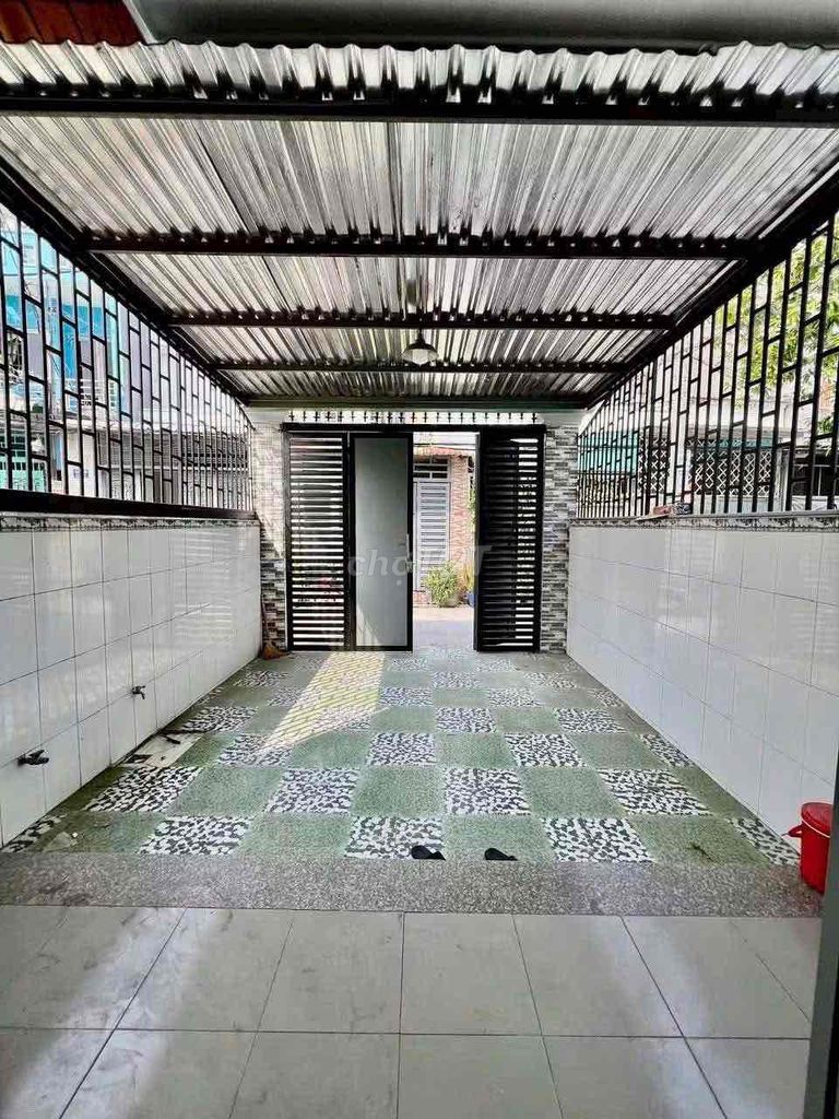 The carhouse is a nice new door. Two roof bedrooms are worth eight million.