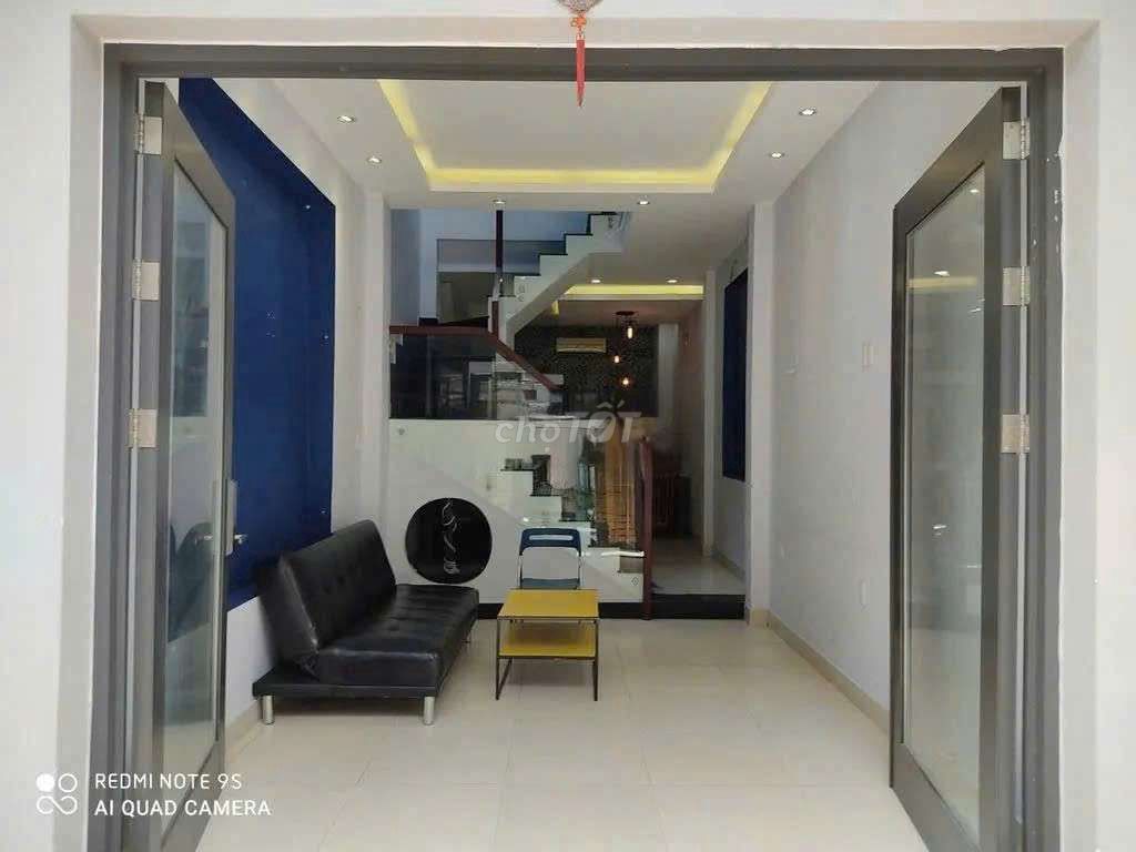Rent two floors to Ngô Tất Tố, Bình Thạnh, 17 million.
