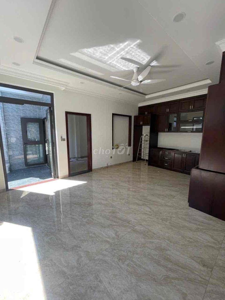 10 x 20 5 bedroom 5 yard toilet 2 car 3 7-5 Phú Hữu district 9