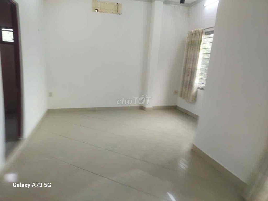 Rent 6 x 14 meters, one floor, 3 bedroom, near Central, Third, District 12