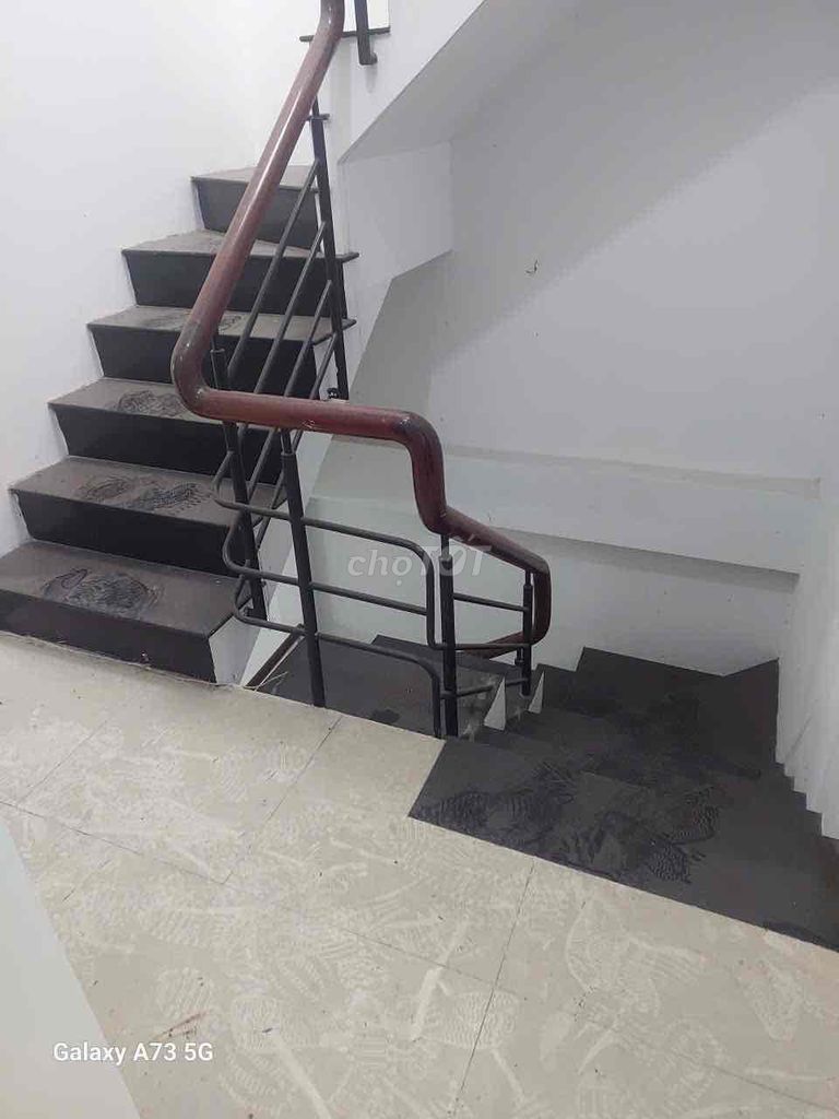 Rent 6 x 14 meters, one floor, 3 bedroom, near Central, Third, District 12