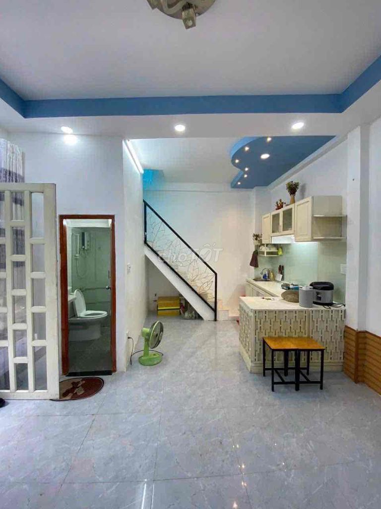Nice new place. Two bedrooms. Two with a pen.