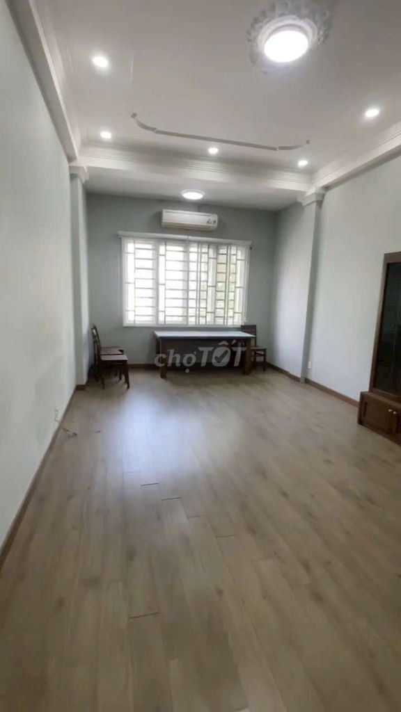 Rented Funky Homes, 11th and beautiful new home, 5 air conditionings