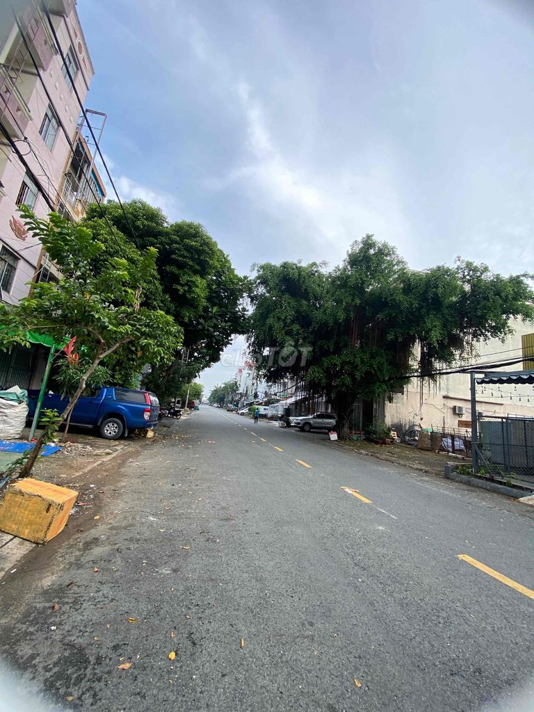 Rent the corner of the Fire Arrow, Bình Tân, 15 x 30 meters, 35 million