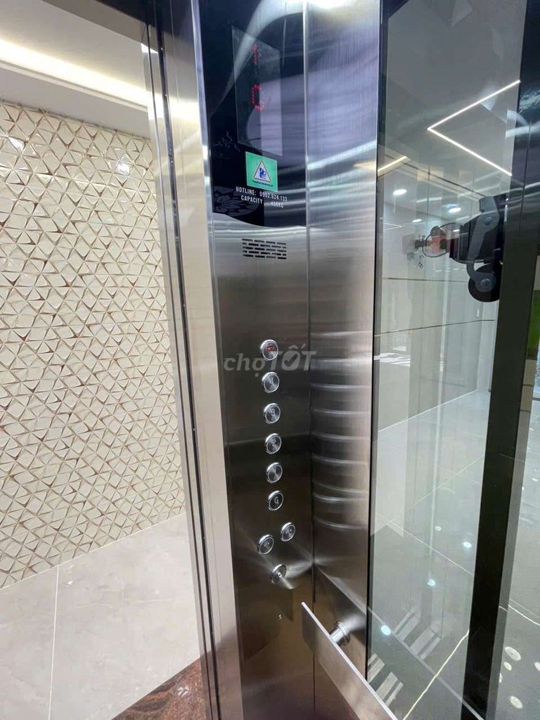 New building, Tân Kỳ Tân Quý, 3 floors, 6 bedrooms, elevators, 20 million dollars.