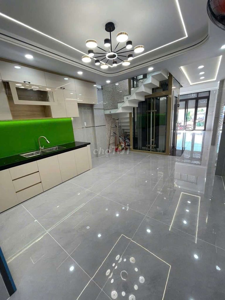 New building, Tân Kỳ Tân Quý, 3 floors, 6 bedrooms, elevators, 20 million dollars.