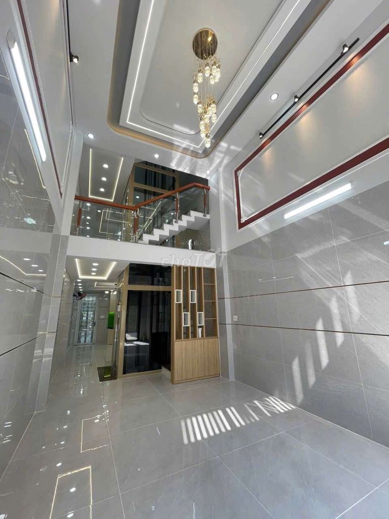 New building, Tân Kỳ Tân Quý, 3 floors, 6 bedrooms, elevators, 20 million dollars.