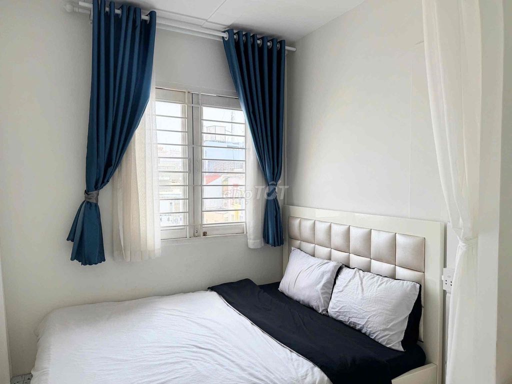 Rent the balcony studio, private washing machine-- Khánh Hội, District 4