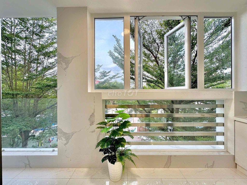 The open-cost balcony studio, full interior -- right in the middle of the 7th district.