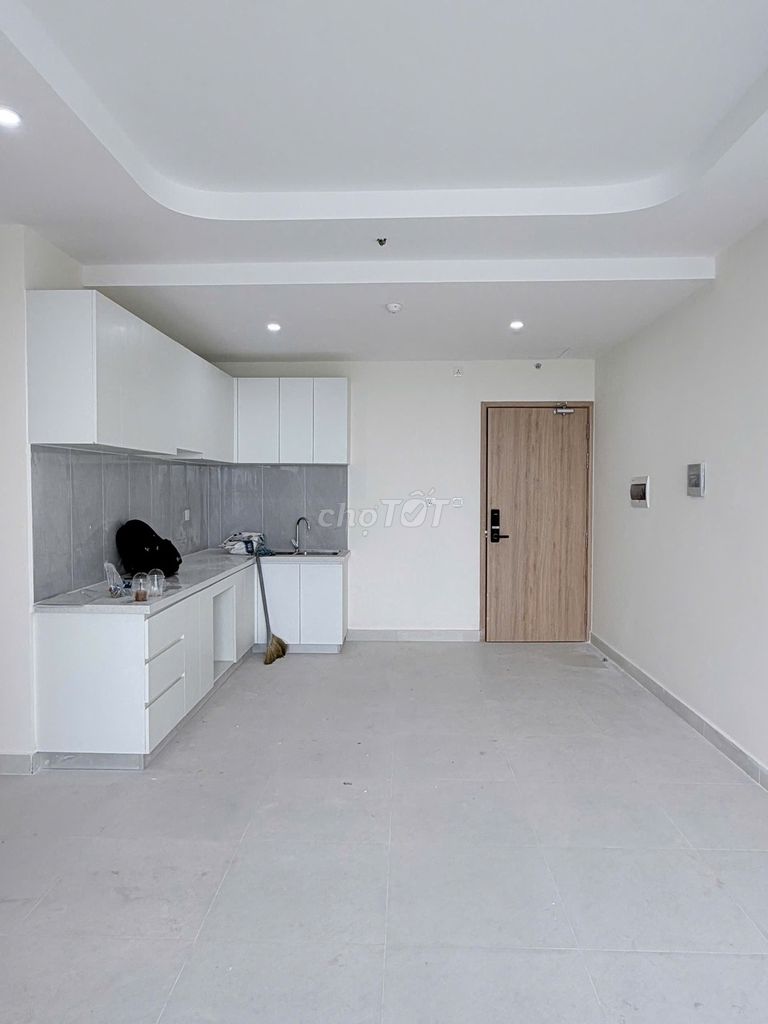 Renting Aurora Residences apartment, one bedroom, new house, right now.