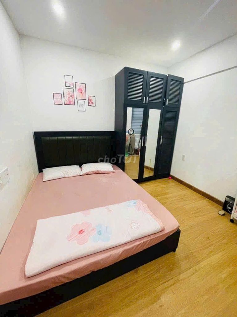 Conic sitting two bedrooms - a full interior toilet
