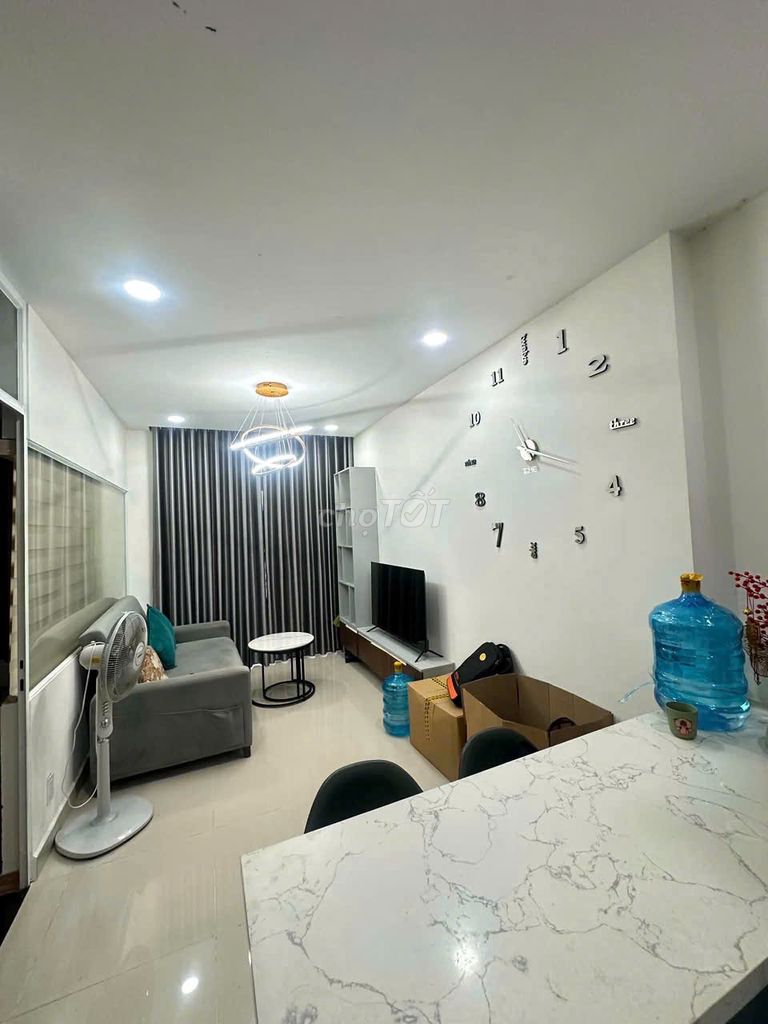 Rent the apartment the whole house!