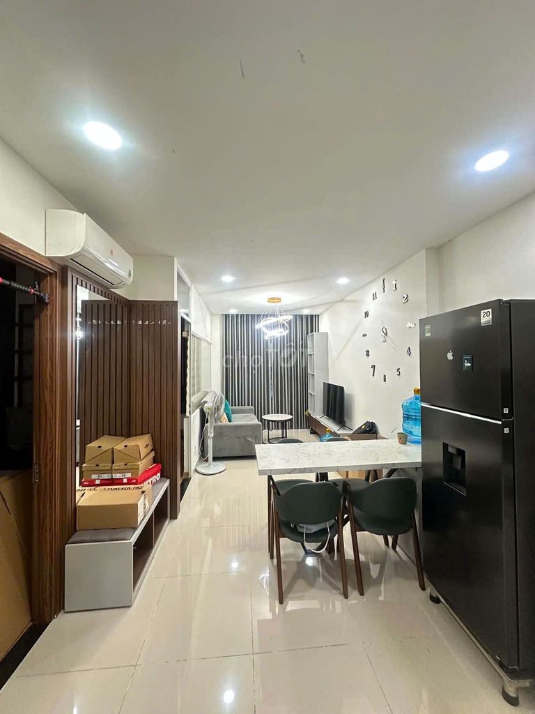 Rent the apartment the whole house!