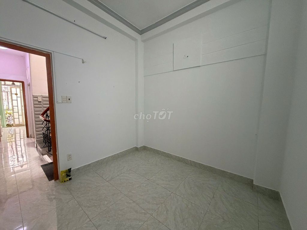 Two Huỳnh Văn Bánh balcony bedrooms, Phú Nhuận only 7 million interiors.